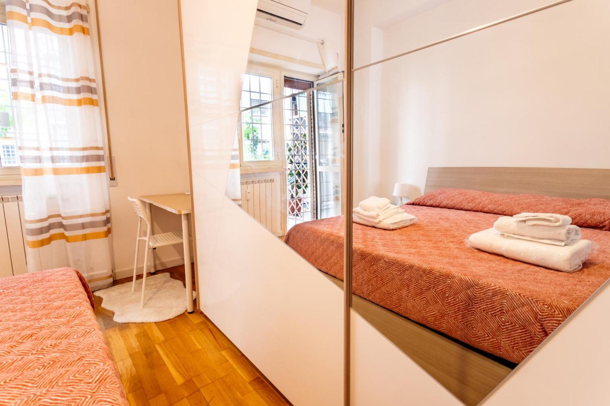 "Marconi Apt With Terrace" 30 Min From Colosseo Exterior photo